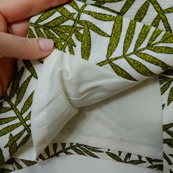 Ann Taylor Tropical Pattern Pencil Skirt - Tropical Leaf Skirt Waist 29.5 - Picture 5 of 8